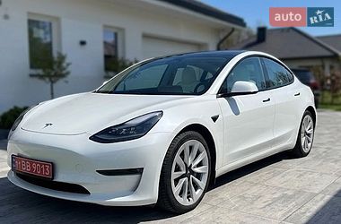 Седан Tesla Model 3 2020 в Львове