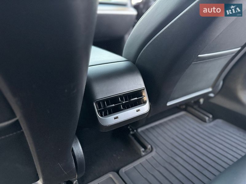 Седан Tesla Model 3 2019 в Днепре