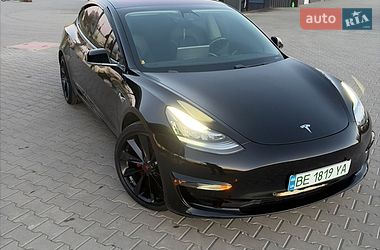 Седан Tesla Model 3 2018 в Врадиевке