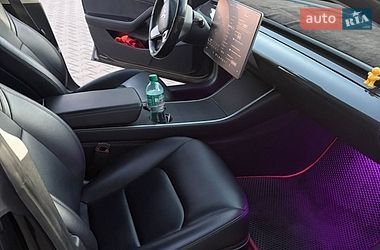 Седан Tesla Model 3 2018 в Врадиевке