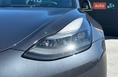 Седан Tesla Model 3 2022 в Львові