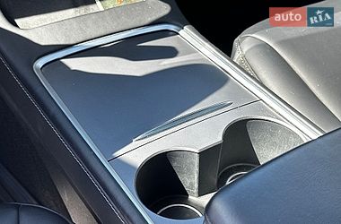 Седан Tesla Model 3 2022 в Львові