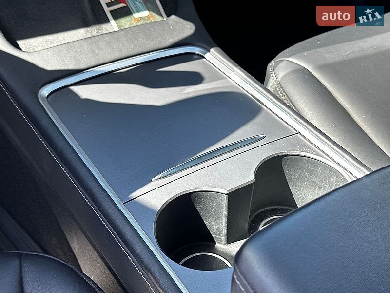 Седан Tesla Model 3 2022 в Львові