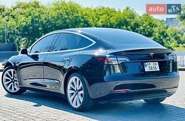 Седан Tesla Model 3 2020 в Киеве