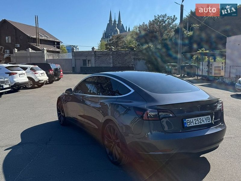 Седан Tesla Model 3 2020 в Одессе