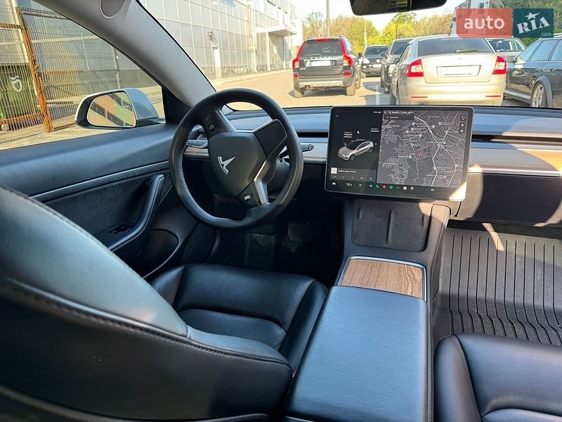 Седан Tesla Model 3 2021 в Дніпрі