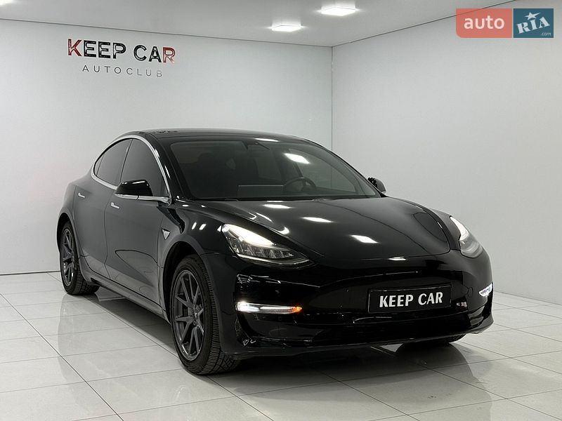 Седан Tesla Model 3 2019 в Одесі