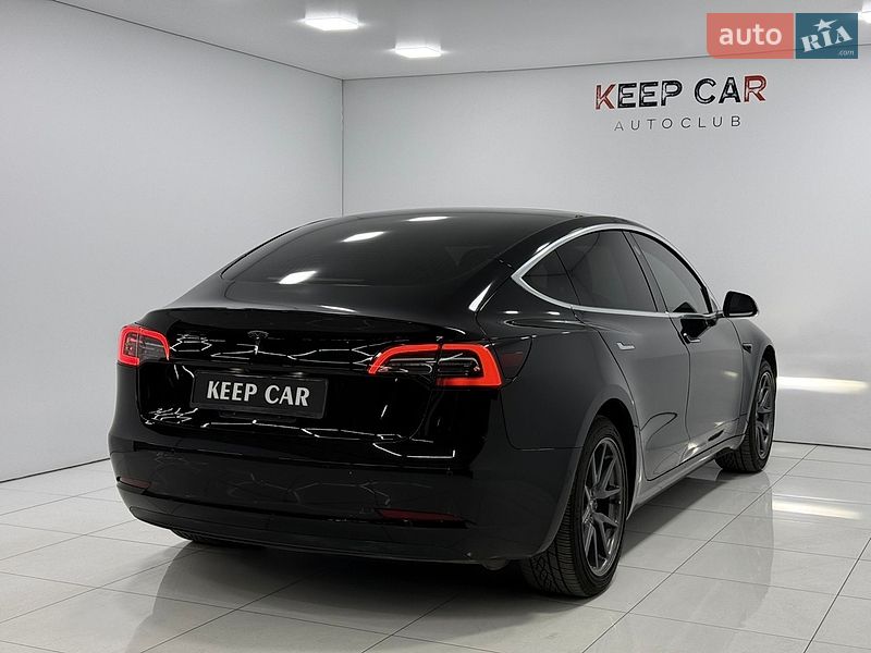 Седан Tesla Model 3 2019 в Одесі