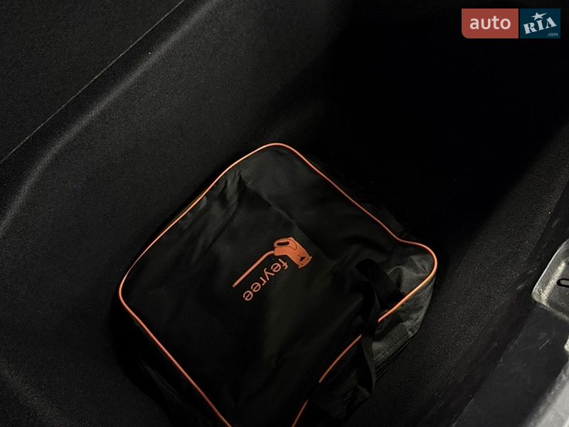 Седан Tesla Model 3 2019 в Одесі