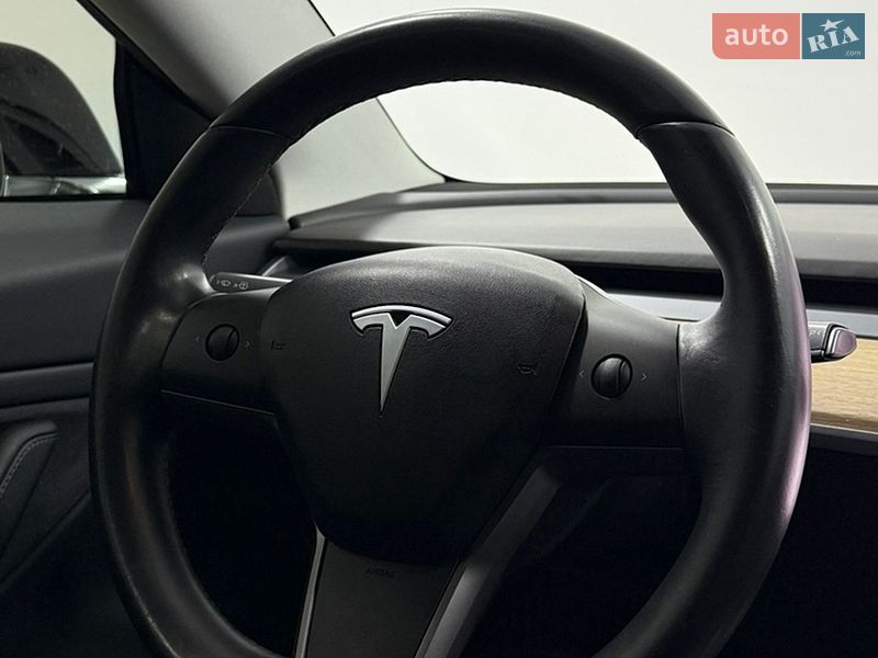 Седан Tesla Model 3 2019 в Одесі