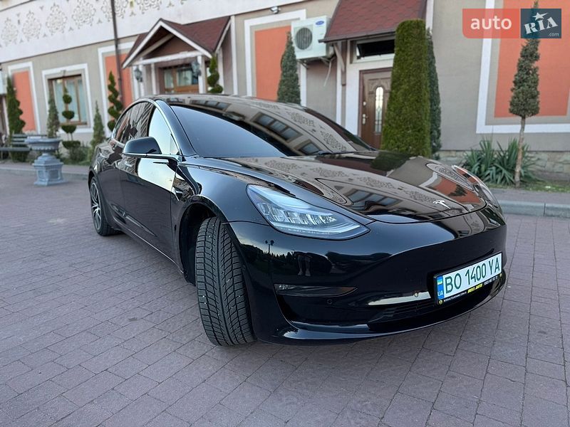 Седан Tesla Model 3 2019 в Стрые