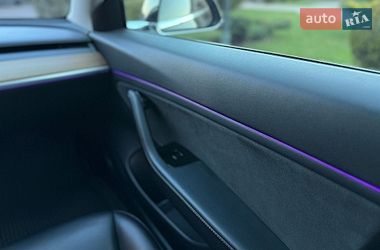 Седан Tesla Model 3 2019 в Стрые