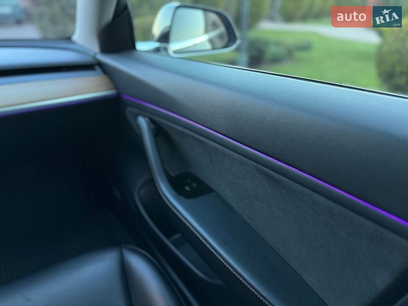 Седан Tesla Model 3 2019 в Стрые