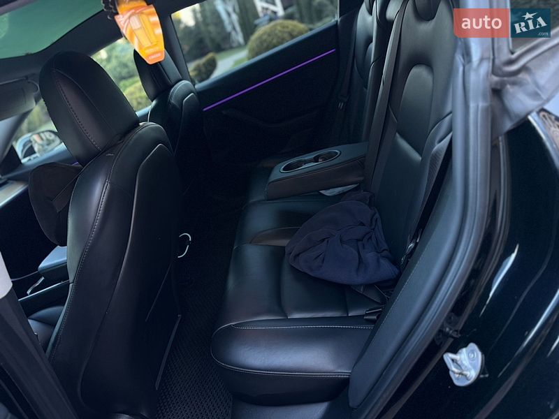 Седан Tesla Model 3 2019 в Стрые