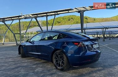 Седан Tesla Model 3 2021 в Львові