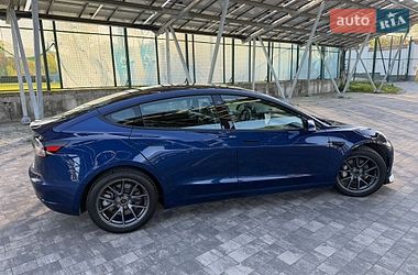 Седан Tesla Model 3 2021 в Львові