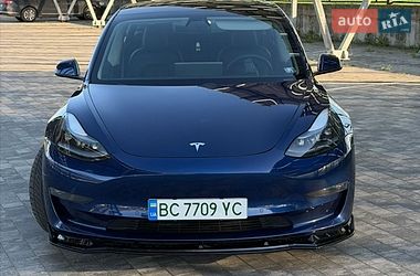 Седан Tesla Model 3 2021 в Львові