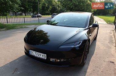 Седан Tesla Model 3 2024 в Львове