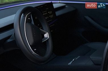 Седан Tesla Model 3 2024 в Львове