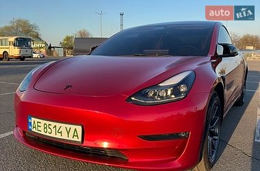 Седан Tesla Model 3 2022 в Днепре