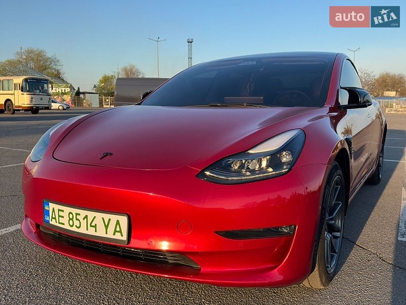 Седан Tesla Model 3 2022 в Дніпрі