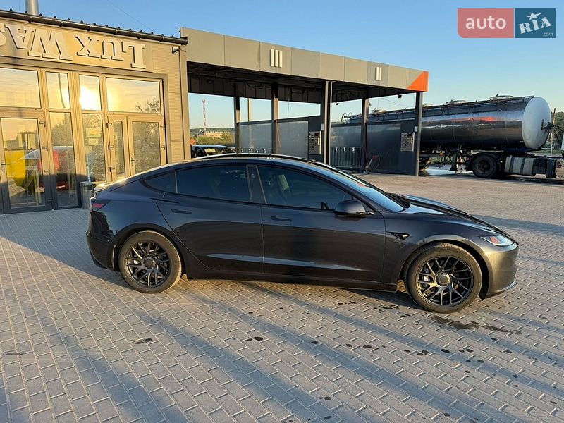 Седан Tesla Model 3 2024 в Золочеве