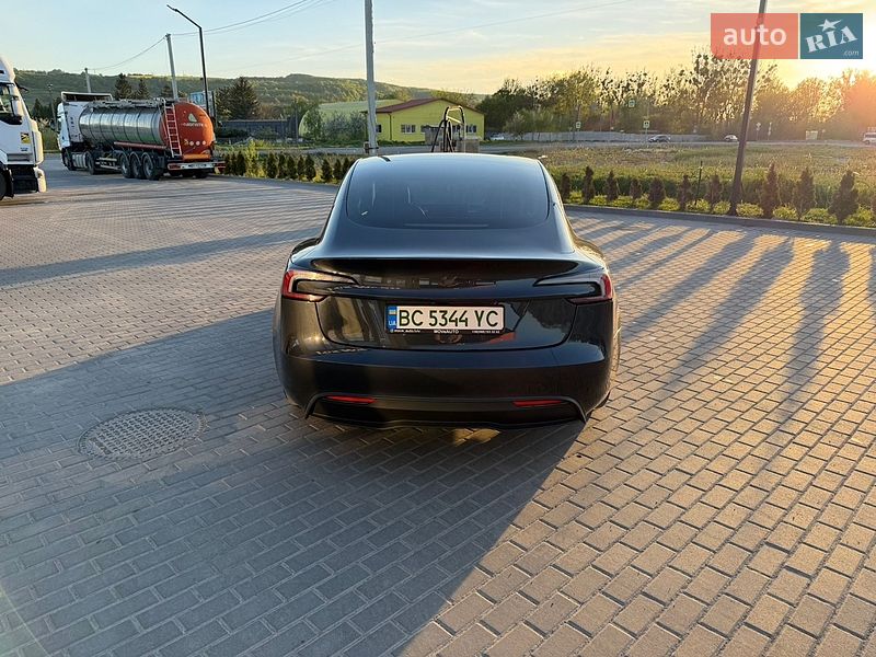 Седан Tesla Model 3 2024 в Золочеве