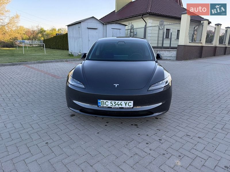 Седан Tesla Model 3 2024 в Золочеве