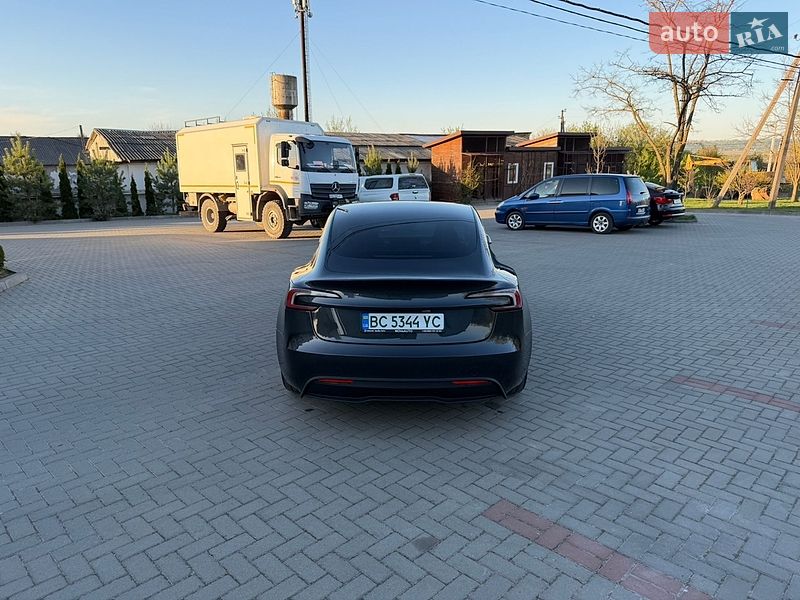 Седан Tesla Model 3 2024 в Золочеве