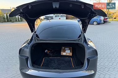 Седан Tesla Model 3 2024 в Золочеве