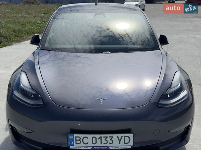 Седан Tesla Model 3 2021 в Львове