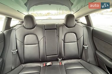 Седан Tesla Model 3 2021 в Львове