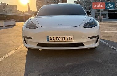 Седан Tesla Model 3 2021 в Киеве