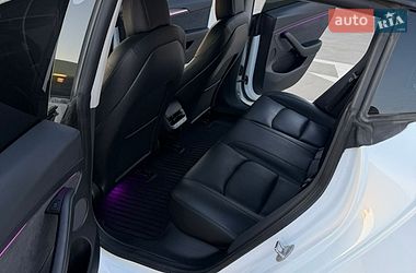 Седан Tesla Model 3 2021 в Киеве