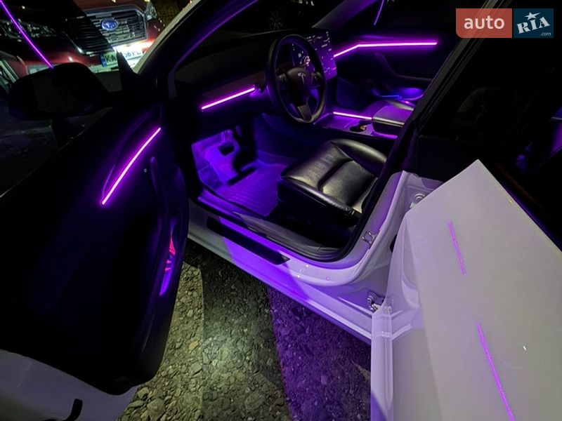 Седан Tesla Model 3 2021 в Киеве