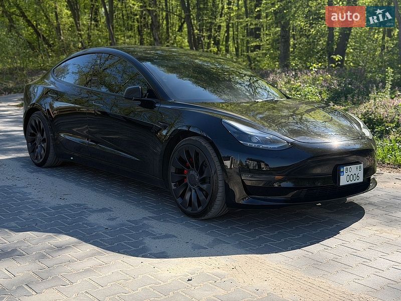 Седан Tesla Model 3 2022 в Тернополі