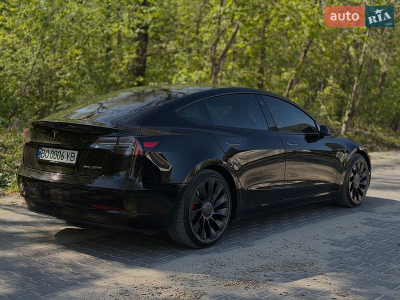 Седан Tesla Model 3 2022 в Тернополі
