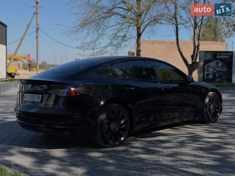 Седан Tesla Model 3 2022 в Тернополі