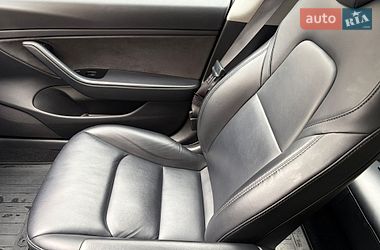 Седан Tesla Model 3 2019 в Киеве