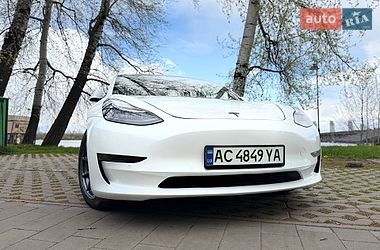 Седан Tesla Model 3 2020 в Киеве
