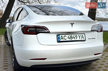 Седан Tesla Model 3 2020 в Киеве