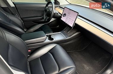 Седан Tesla Model 3 2020 в Киеве