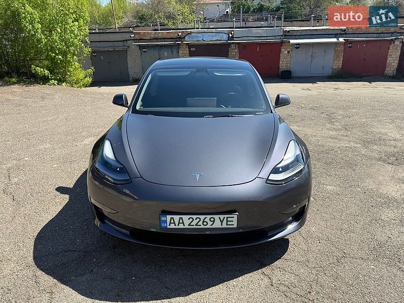 Седан Tesla Model 3 2022 в Киеве