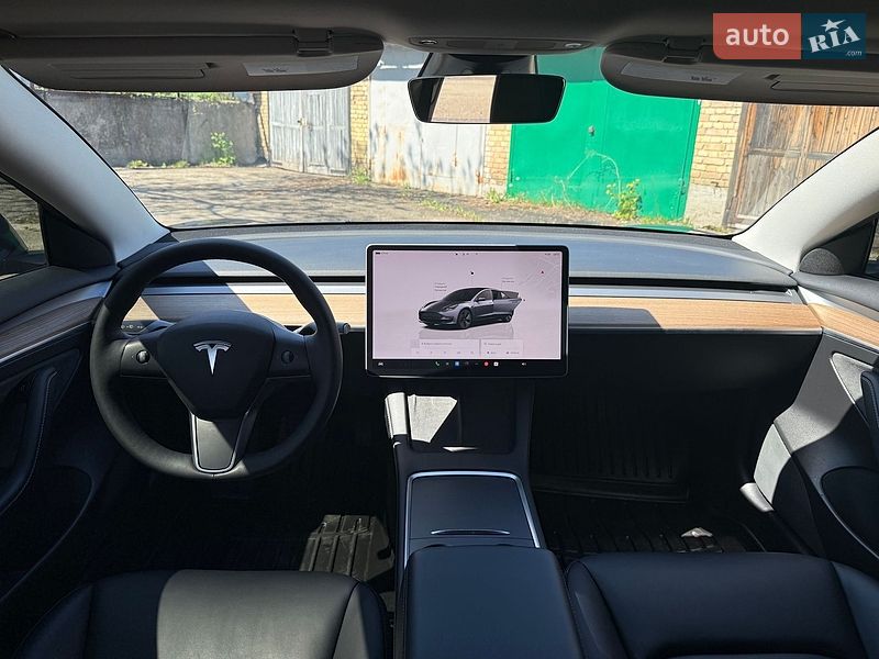Седан Tesla Model 3 2022 в Киеве