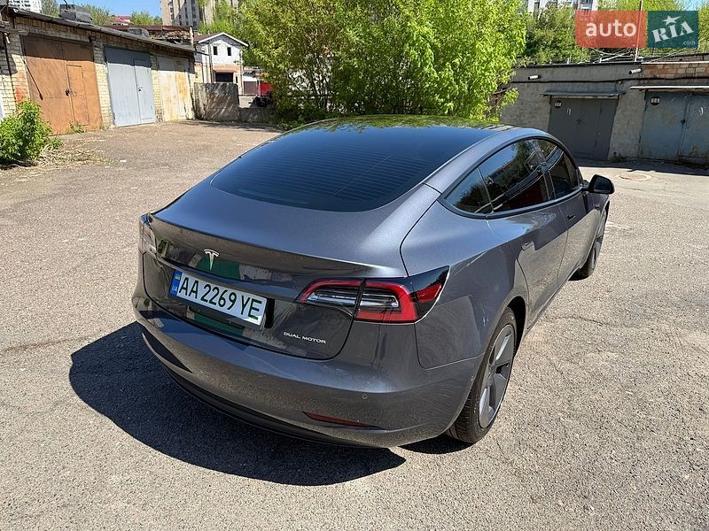 Седан Tesla Model 3 2022 в Киеве