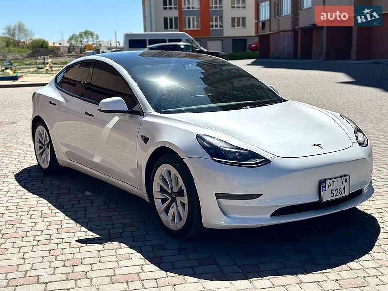 Tesla Model 3 2021