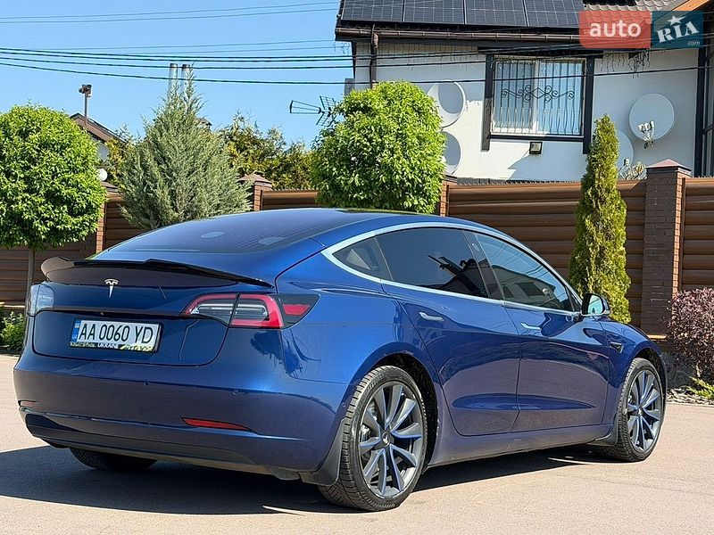 Седан Tesla Model 3 2017 в Борисполе