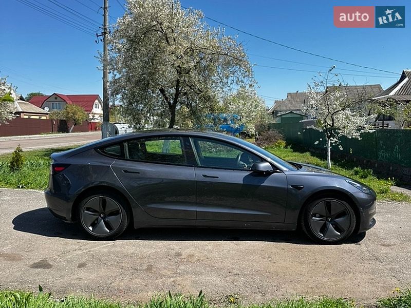 Седан Tesla Model 3 2020 в Киеве