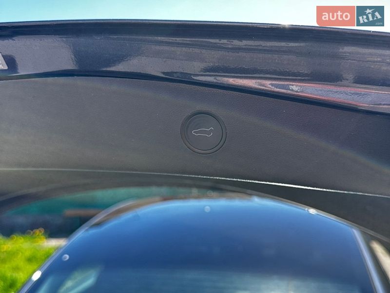Седан Tesla Model 3 2020 в Киеве