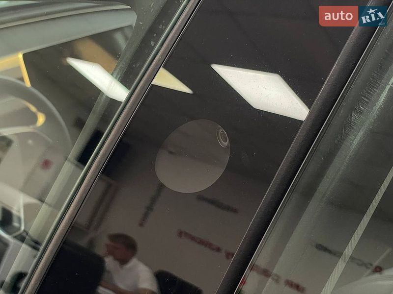 Седан Tesla Model 3 2024 в Киеве